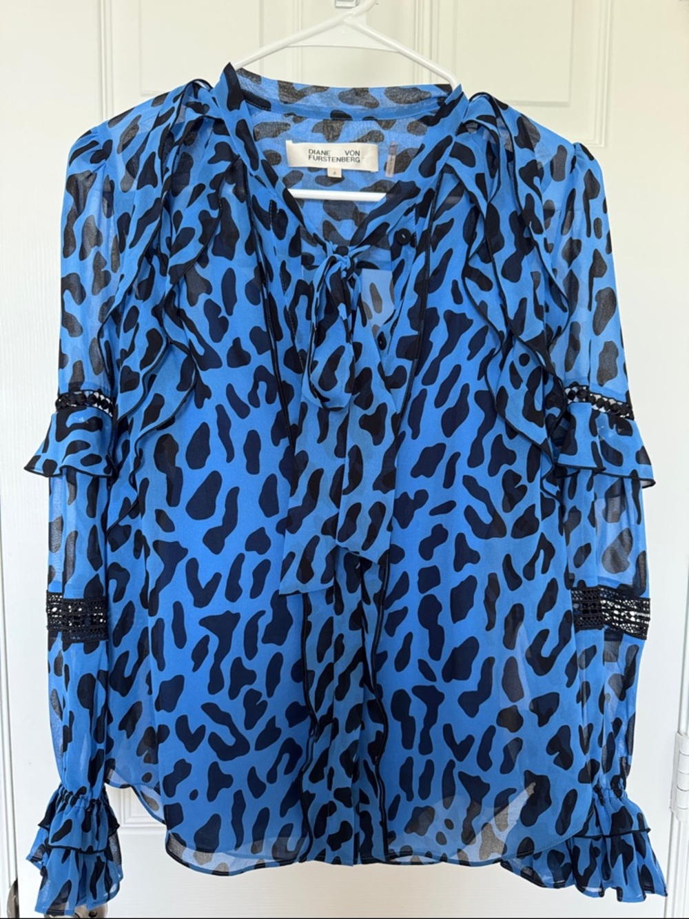 Diane Von Furstenberg Blue & Black Animal-Print Tie-Neck Blouse + Cami